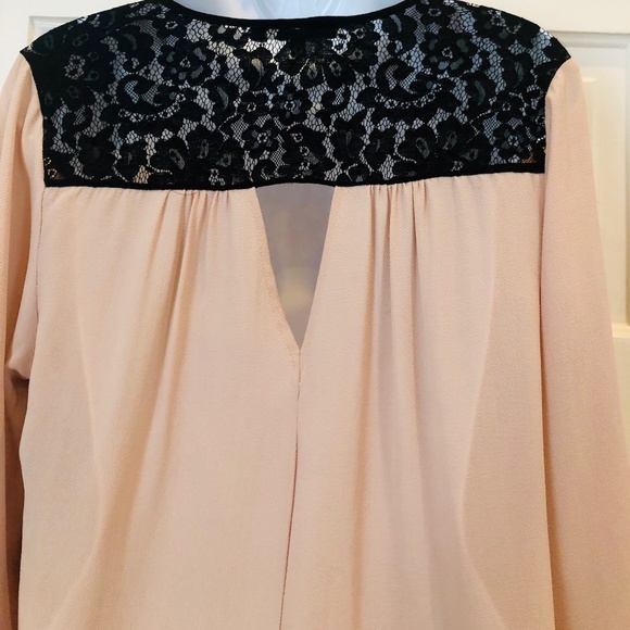 Daniel Rainn Blush Long Sleeved Top W/ Black Lace - Picture 4 of 5